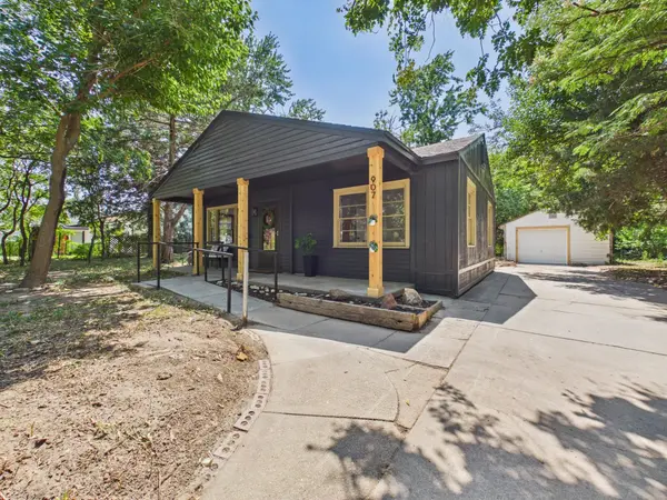 907 N Flora St, Wichita, KS 67212