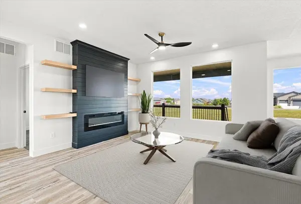 2904 E Sunnyslope St, Park City, KS 67219