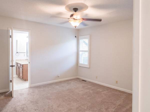 2206 N Basswood Ct, Derby, KS 67037