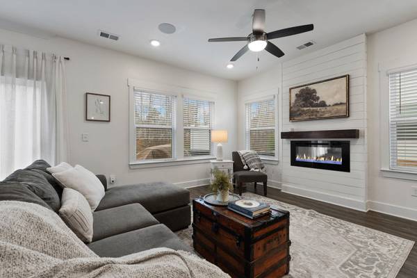 100 Grey Oak TRL, Greer, SC 29650