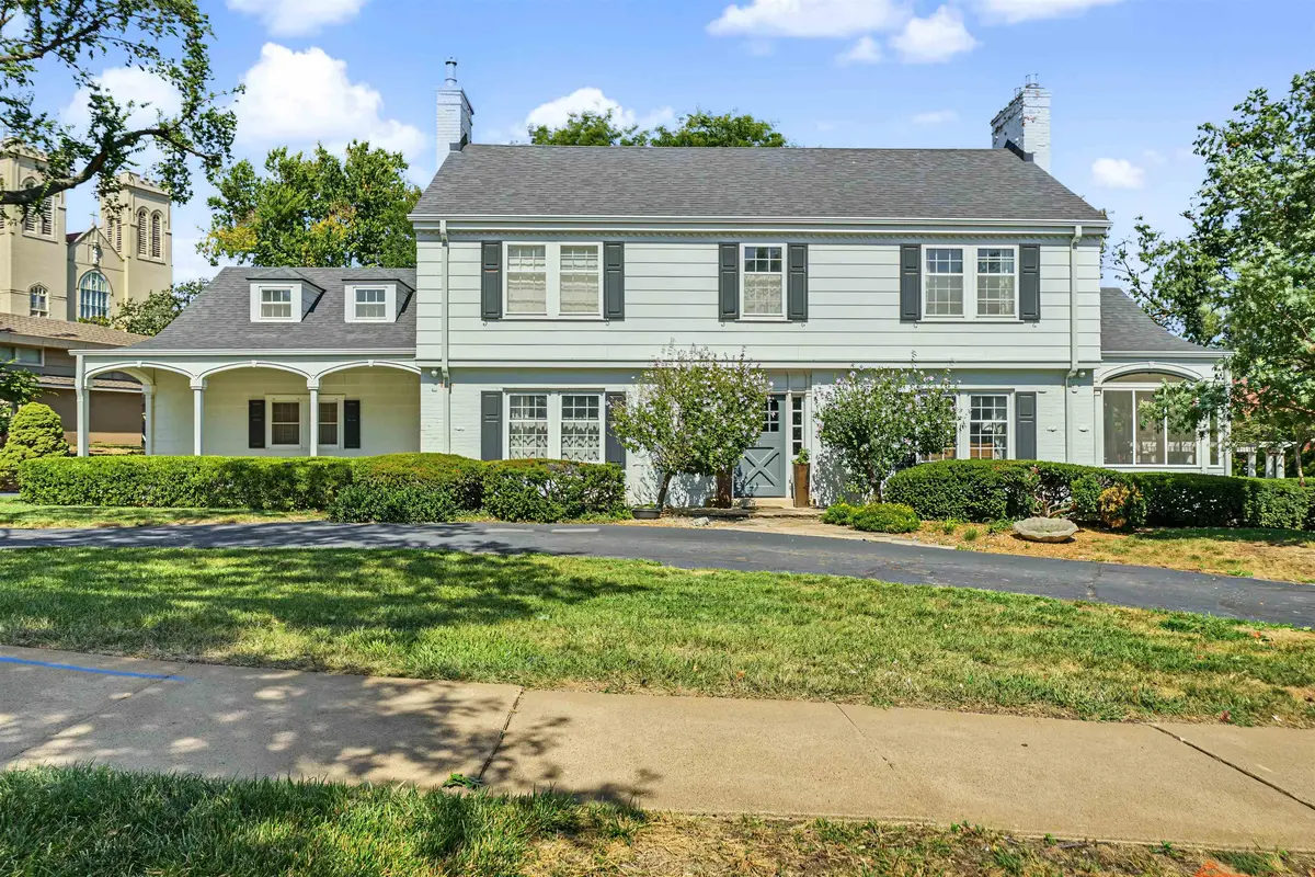 3 Crestview Dr, Salina, KS 67401
