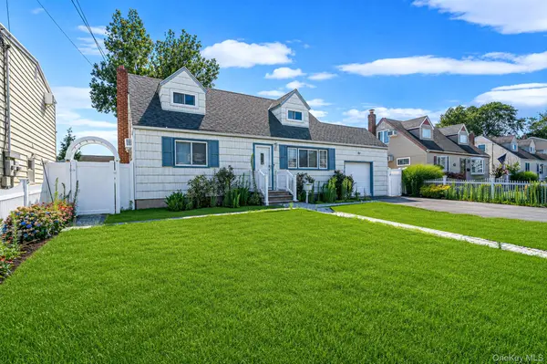 1030 N Fulton AVE, Lindenhurst, NY 11757