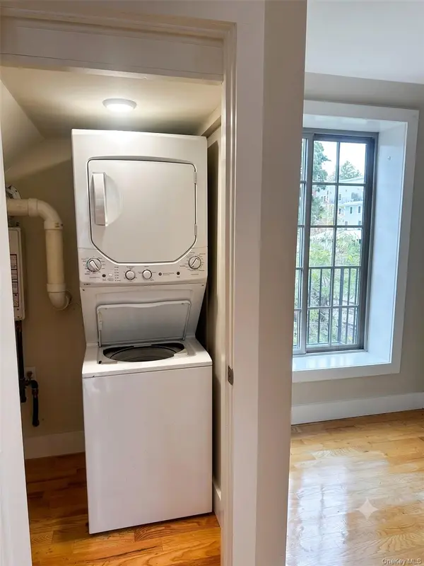 12 Main ST #2F, Warwick, NY 10990