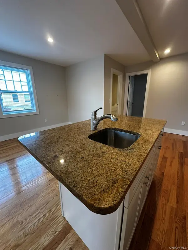 12 Main ST #2F, Warwick, NY 10990