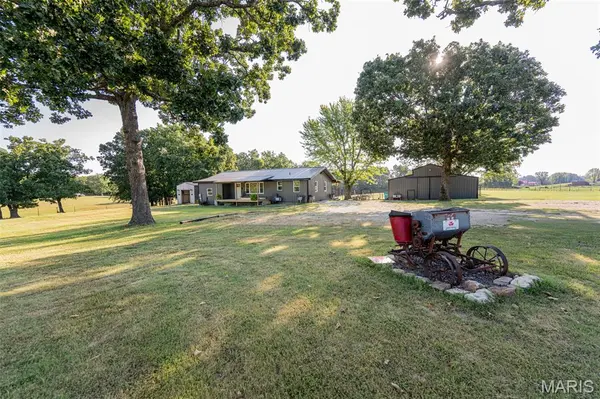 21816 Highway C, Belle, MO 65013