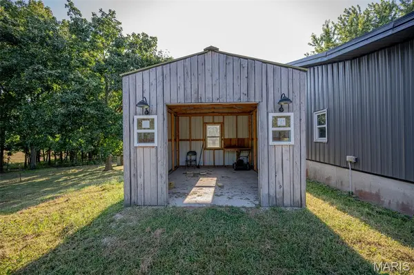 21816 Highway C, Belle, MO 65013