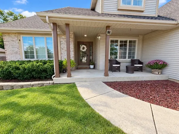 230 English LN, Winthrop Harbor, IL 60096