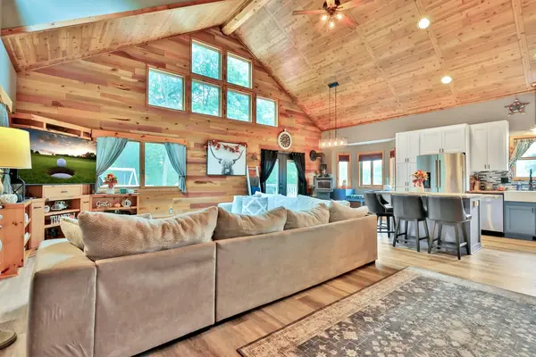 31650 Ivywood TRL, Chisago City, MN 55079