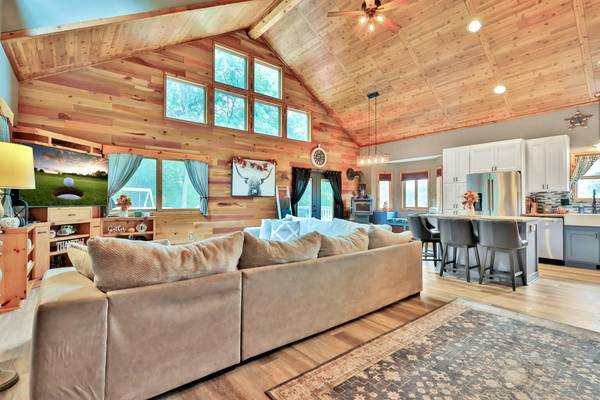 31650 Ivywood TRL, Chisago City, MN 55079