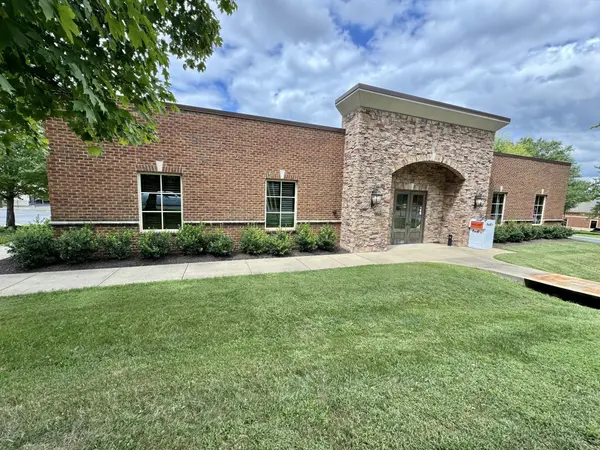 212 N Castle Heights Ave, Lebanon, TN 37087