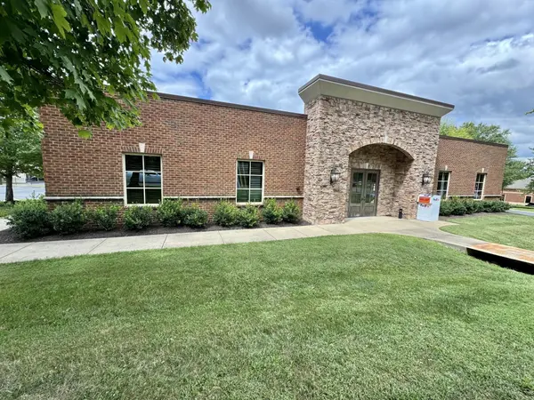 212 N Castle Heights Ave, Lebanon, TN 37087