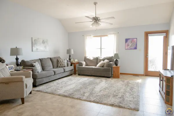 3440 SW Belle AVE, Topeka, KS 66614