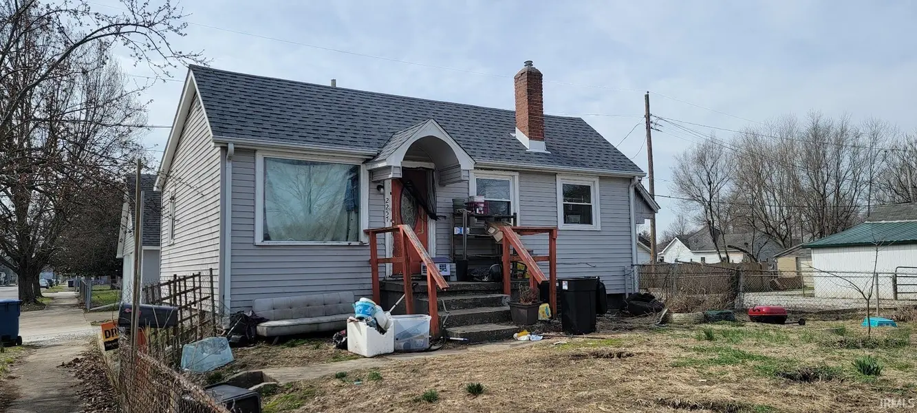 2257 5Th AVE, Terre Haute, IN 47807-1327