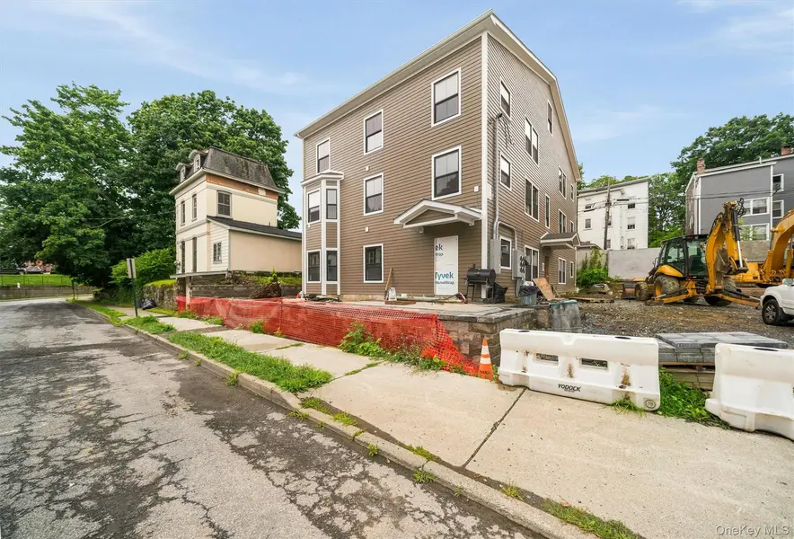 133 N Miller ST #1B, Newburgh, NY 12550