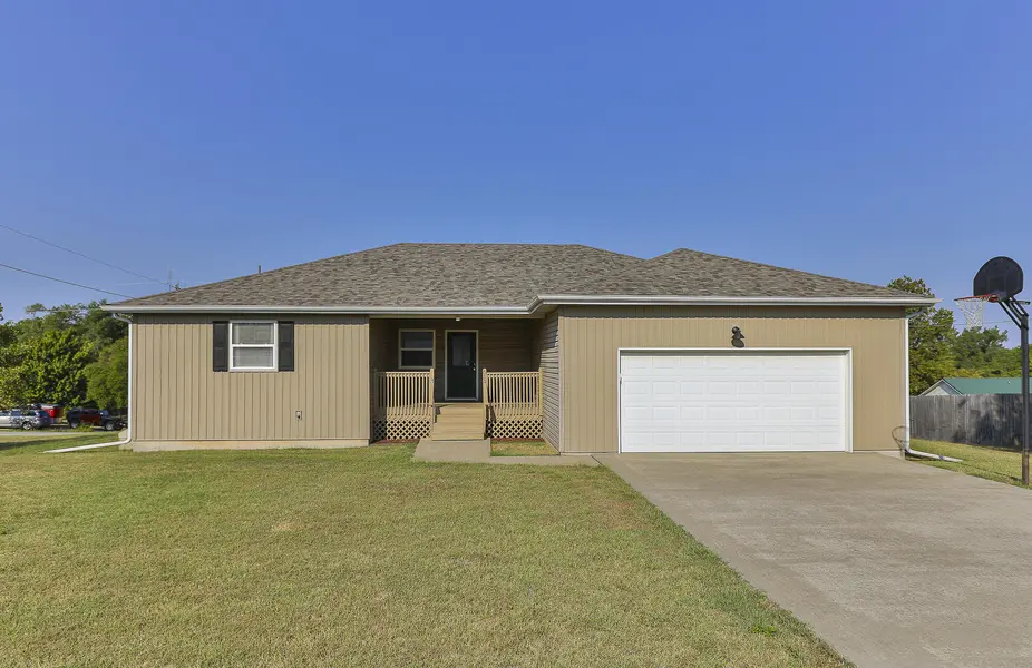 511 N Russell AVE, Bolivar, MO 65613