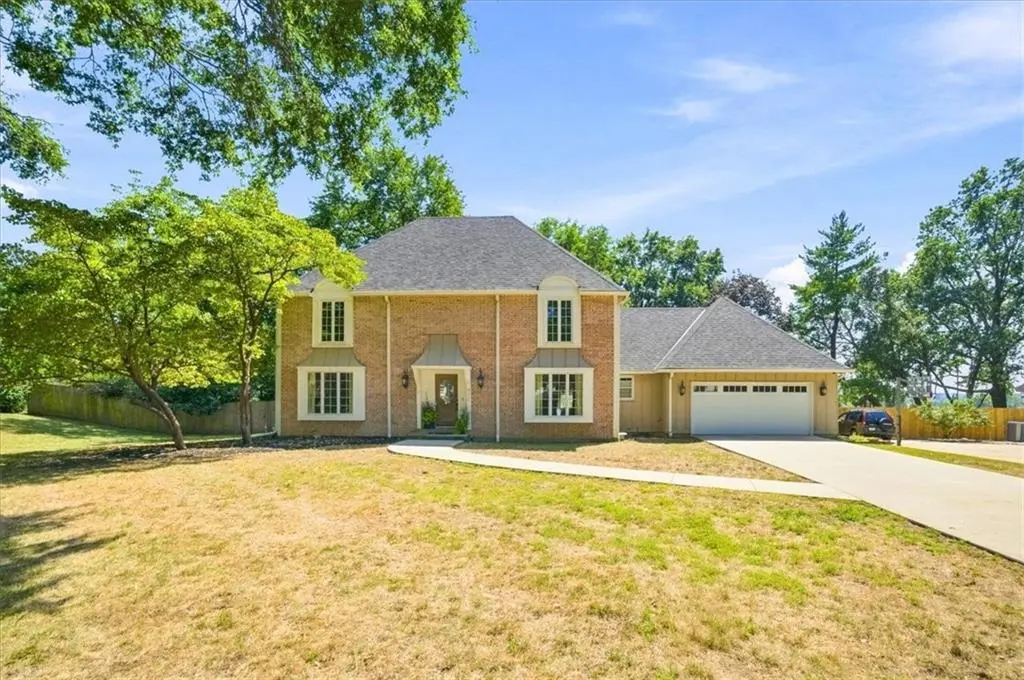 8347 W 102nd ST, Overland Park, KS 66212