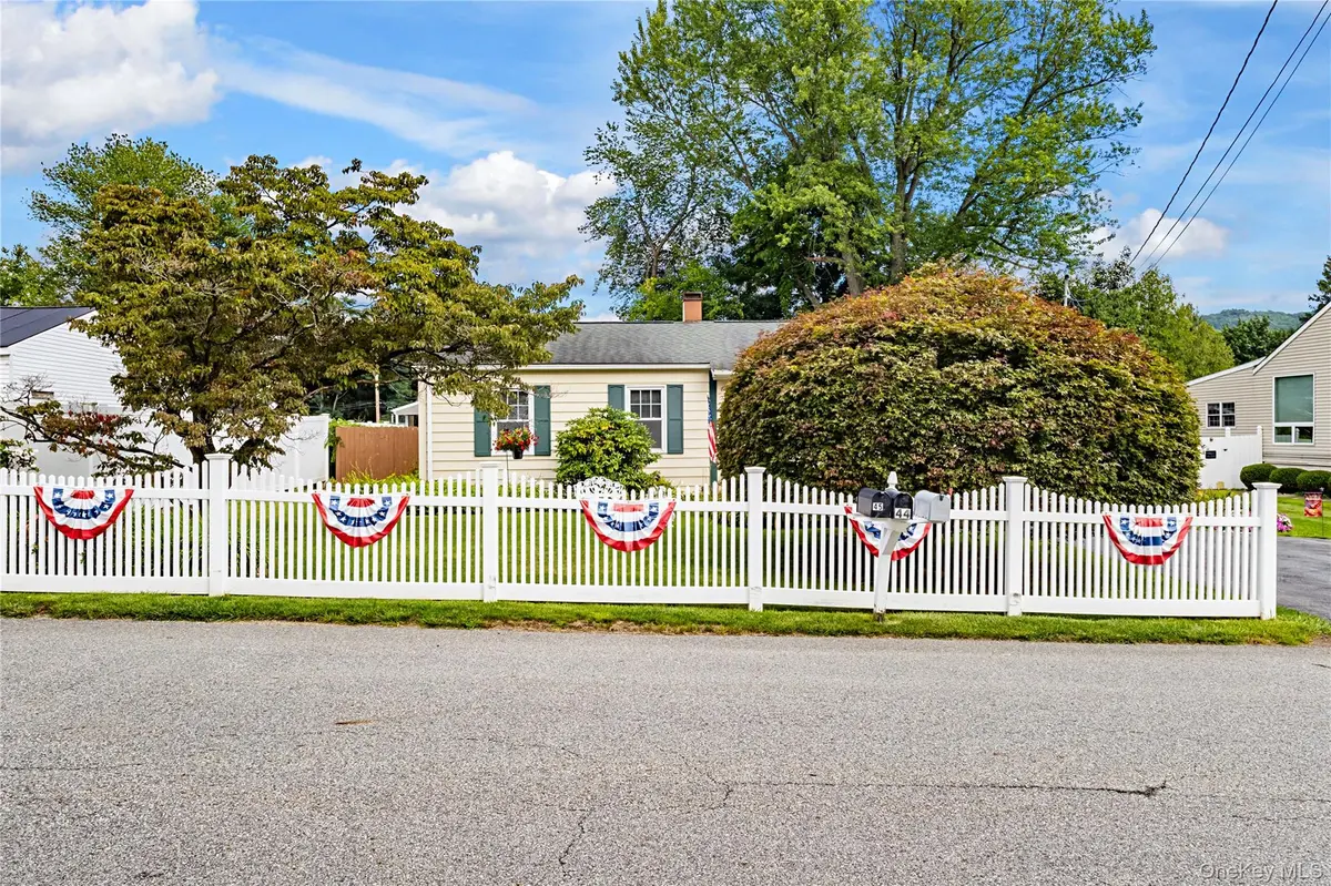44 Fairfax RD, Fishkill, NY 12524