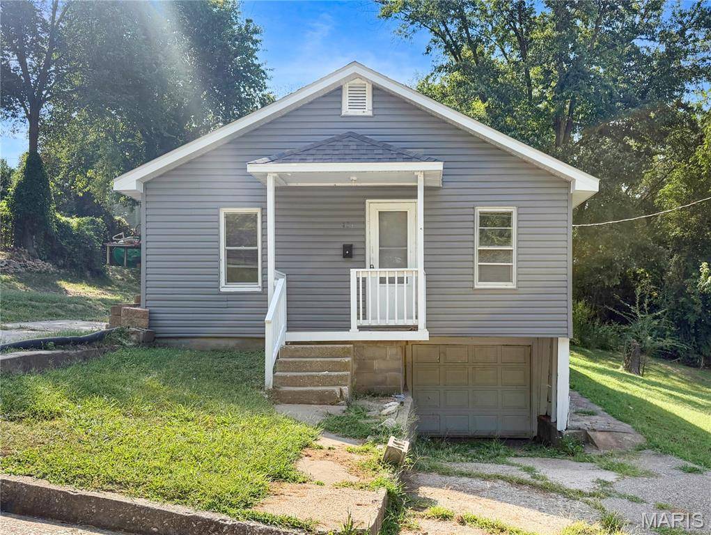 421 Edwards ST, Hannibal, MO 63401