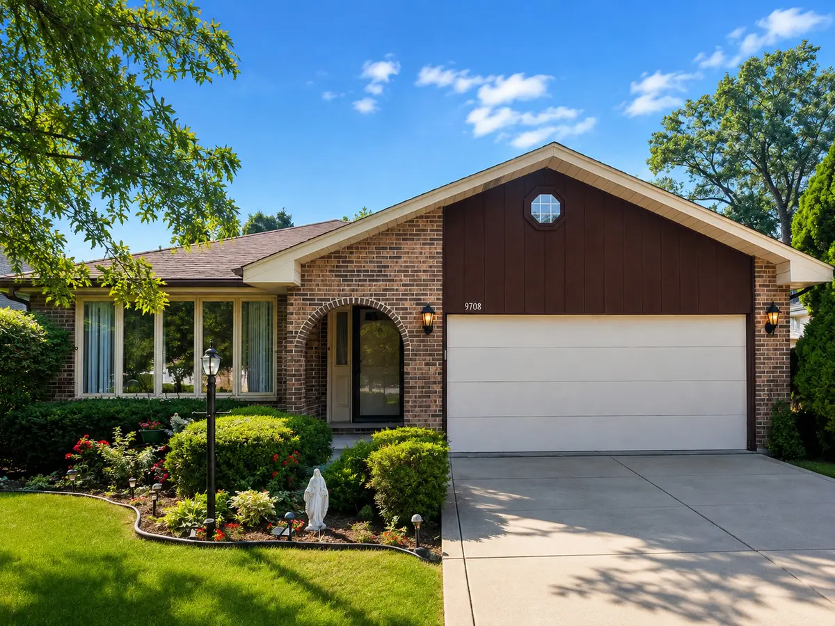 9708 S 81st AVE, Palos Hills, IL 60465