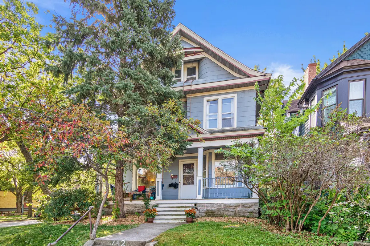742 Holly AVE, Saint Paul, MN 55104
