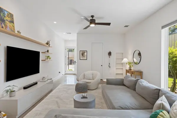 625 Tillery ST #B, Austin, TX 78702
