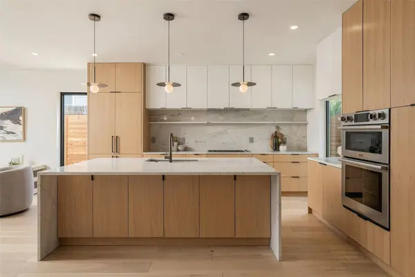 1005 W Johanna ST, Austin, TX 78704