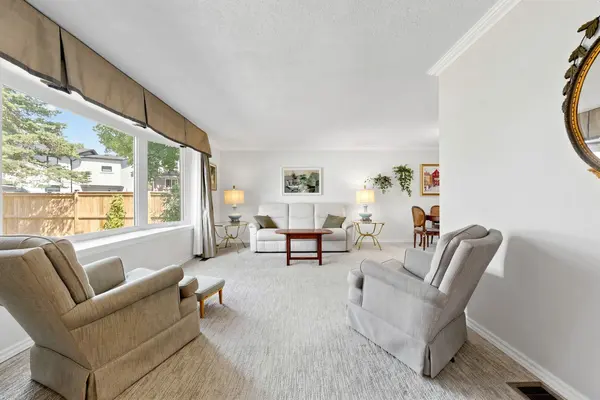 7 Longhope PL, Toronto C15, ON M2J 1Y1