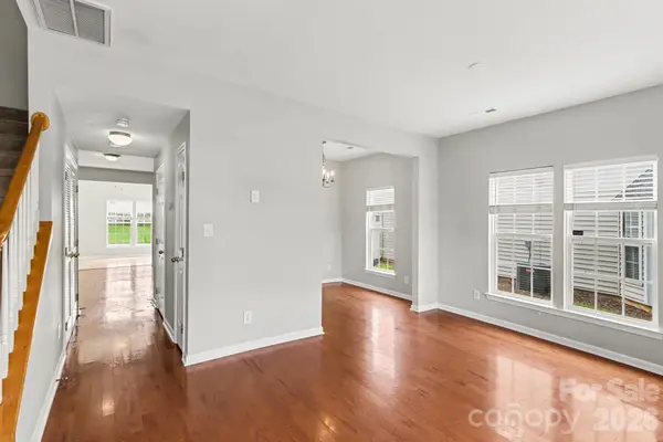 4960 Sunburst LN, Charlotte, NC 28213