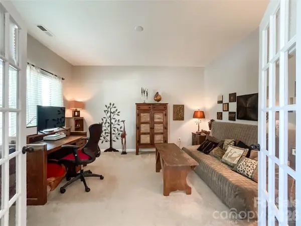 2005 Yellow Daisy DR, Matthews, NC 28104