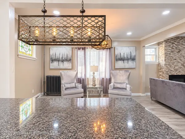 48 W Walnut ST, Kingston, PA 18704