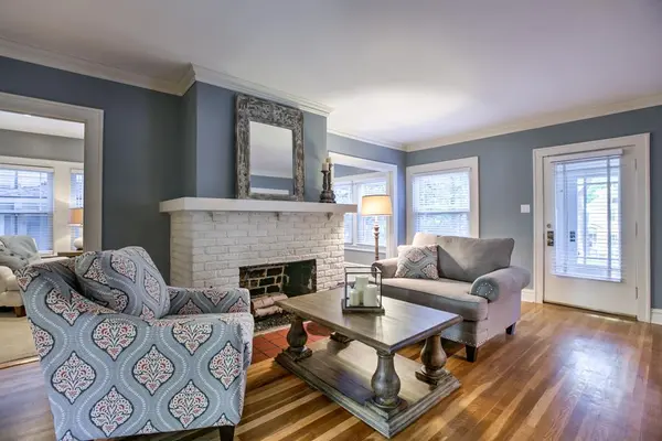 26 E 54th TER, Kansas City, MO 64112