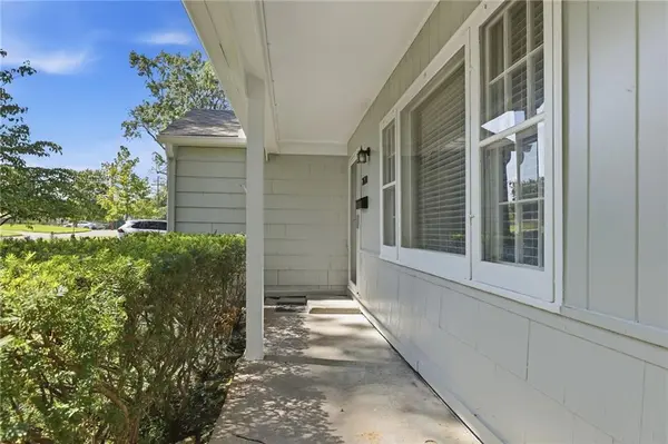 2610 W 79th ST, Prairie Village, KS 66208