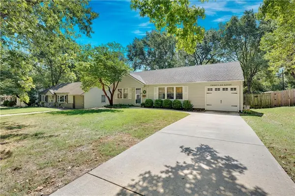 2611 W 77TH ST, Prairie Village, KS 66208