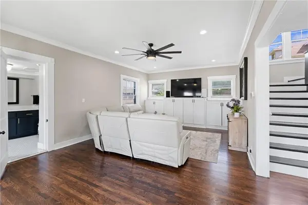 804 W 33rd ST, Kansas City, MO 64111
