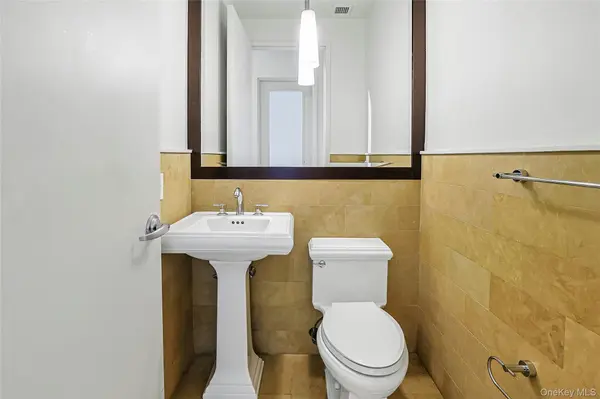 25 Leroy PL #PH1, New Rochelle, NY 10805