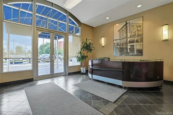 25 Leroy PL #PH1, New Rochelle, NY 10805