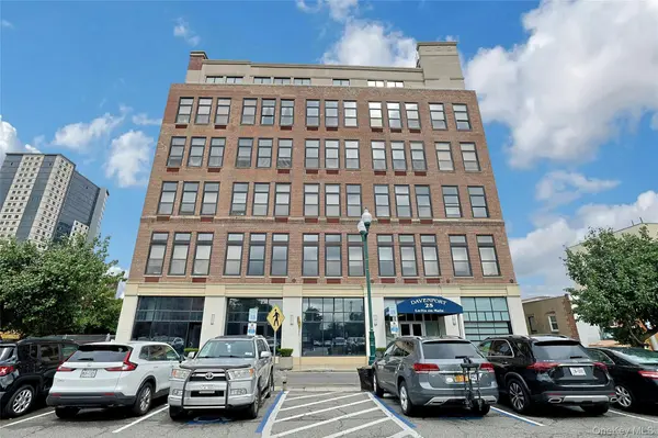 25 Leroy PL #PH1, New Rochelle, NY 10805
