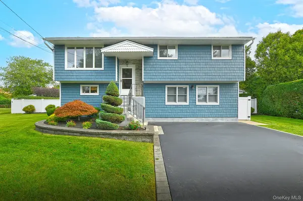 35 Jensen RD, Bay Shore, NY 11706