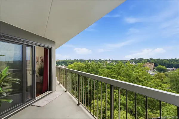 100 High Point DR #710, Hartsdale, NY 10530