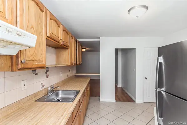 10 E Mineola AVE #1, Valley Stream, NY 11580