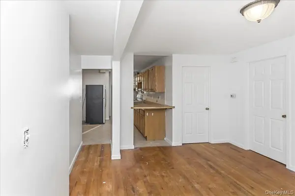 10 E Mineola AVE #1, Valley Stream, NY 11580
