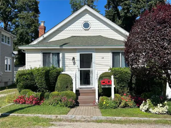 23 Locust AVE, Bayville, NY 11709