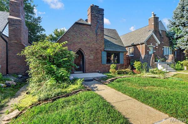 7458 Gannon AVE, University City, MO 63130