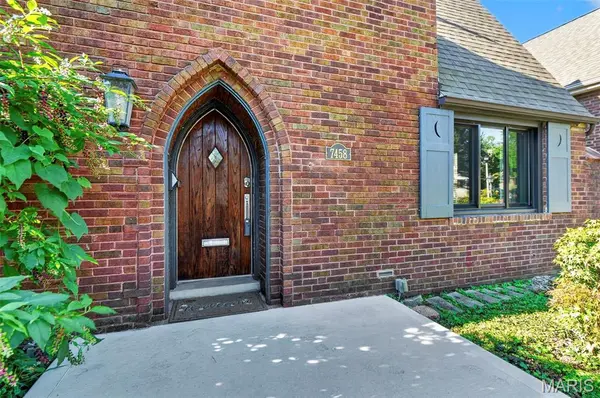 7458 Gannon AVE, University City, MO 63130