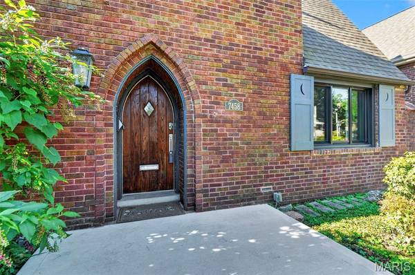 7458 Gannon AVE, University City, MO 63130