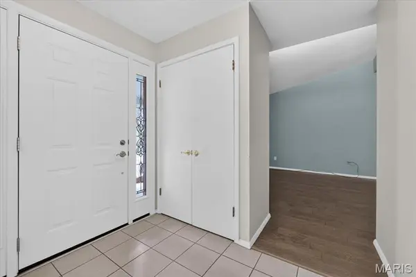 1639 Red Gate LN, St Louis, MO 63146