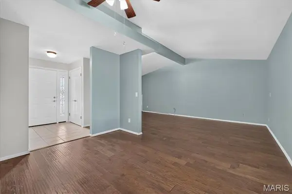 1639 Red Gate LN, St Louis, MO 63146