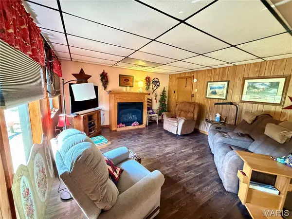 3011 County Road 4330, Boss, MO 65440