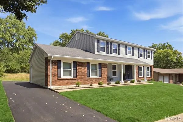 12047 Tangletree DR, Maryland Heights, MO 63146