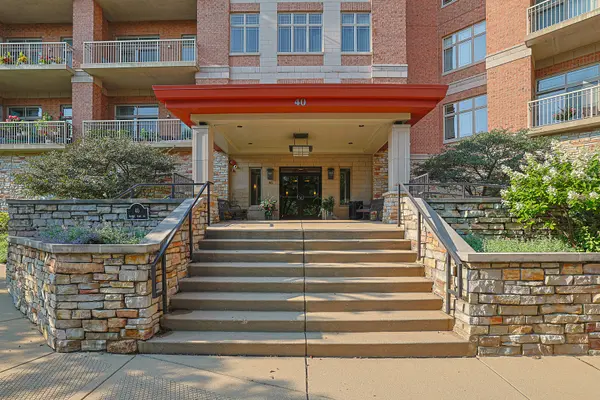 40 Prairie Park DR #601, Wheeling, IL 60090